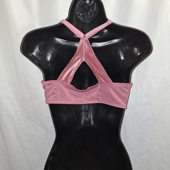 Just be 38C bra front hook back cross - Picture 4 of 5